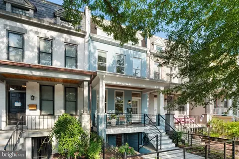 922 8th St NE, Washington, DC 20002 photo 1