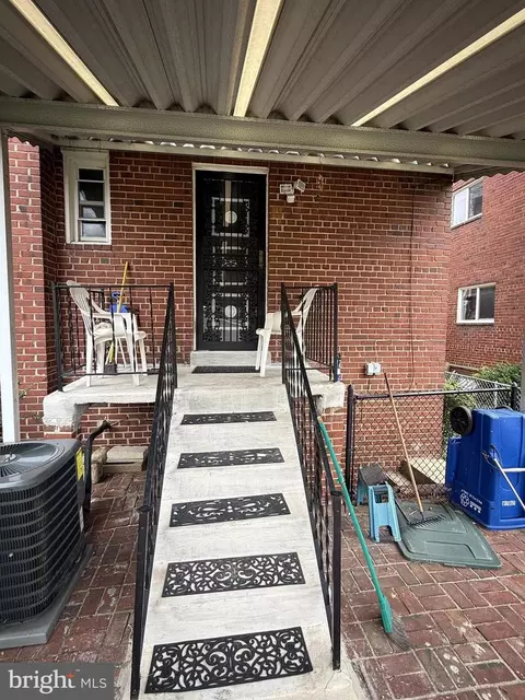 Exterior - 5908 NE 8th St NE, Washington, DC 20011 photo 8 of 9