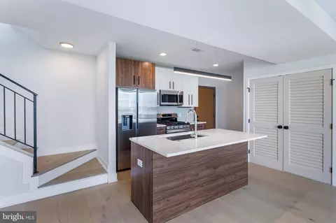 845 19th St NE #PH-11, Washington, DC 20002