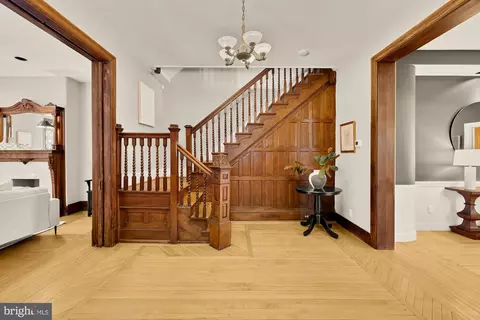 100 W Street St NW, Washington, DC 20001