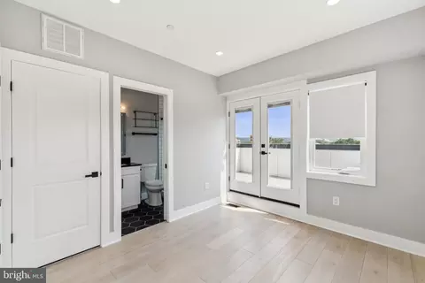 1915 H St NE #PH2, Washington, DC 20002 photo 13