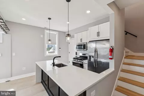 1915 H St NE #PH2, Washington, DC 20002 photo 3