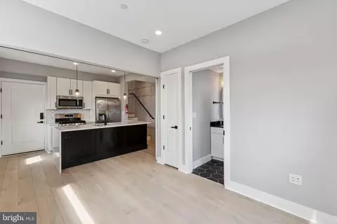 1915 H St NE #PH2, Washington, DC 20002 photo 5
