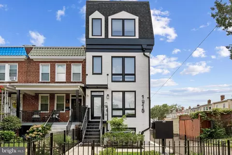 1915 H St NE #PH2, Washington, DC 20002