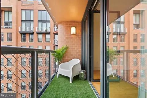 Exterior - 631 D St NW #936, Washington, DC 20004 photo 11 of 12
