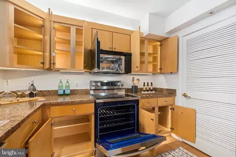 Kitchen - 631 D St NW #936, Washington, DC 20004 photo 4 of 9