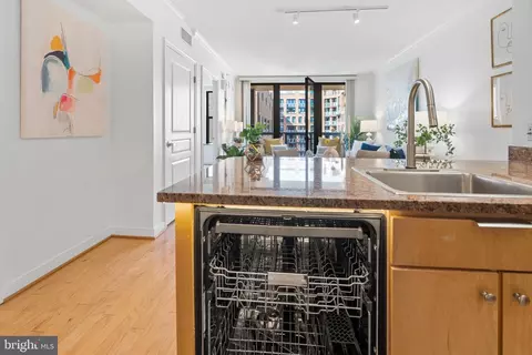 Kitchen - 631 D St NW #936, Washington, DC 20004 photo 5 of 9