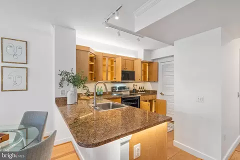 Kitchen - 631 D St NW #936, Washington, DC 20004 photo 3 of 9