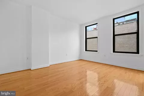 Living - 631 D St NW #936, Washington, DC 20004 photo 9 of 11