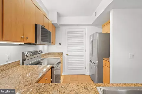 Kitchen - 631 D St NW #936, Washington, DC 20004 photo 8 of 9