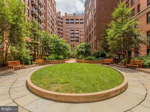 Exterior - 631 D St NW #936, Washington, DC 20004 photo 7 of 12