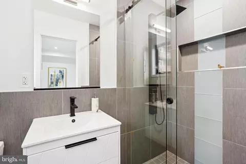 Bath - 304 K St NE #2PH, Washington, DC 20002 photo 2 of 6
