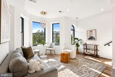 2015 13th St NW #3, Washington, DC 20009