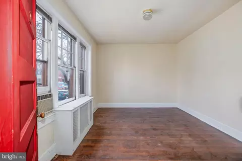 Living - 513 10th St SE, Washington, DC 20003 photo 3 of 3