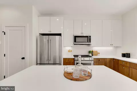 Kitchen - 419 Independence Ave SE, Washington, DC 20003 photo 4 of 5