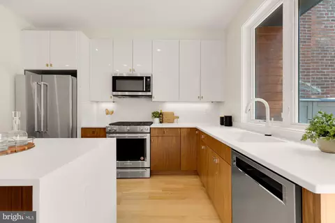 Kitchen - 419 Independence Ave SE, Washington, DC 20003 photo 5 of 5