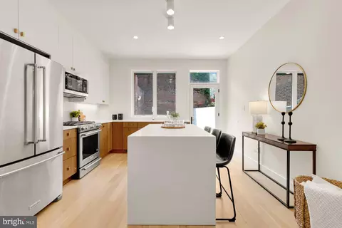 Kitchen - 419 Independence Ave SE, Washington, DC 20003 photo 3 of 5