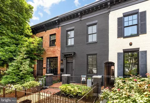 Exterior - 419 Independence Ave SE, Washington, DC 20003 photo 2 of 4