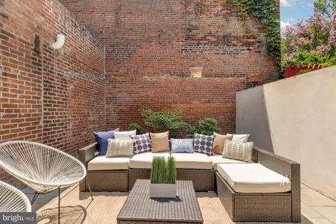 Exterior - 419 Independence Ave SE, Washington, DC 20003 photo 4 of 4