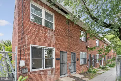 4329 4331 Hunt Pl NE, Washington, DC 20019