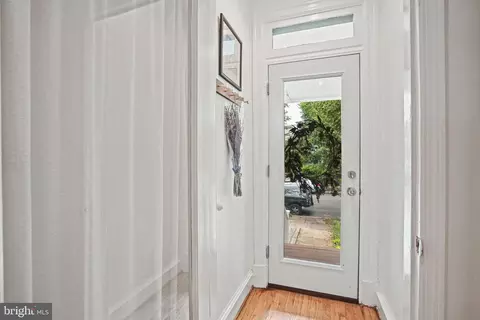 1523 D St SE, Washington, DC 20003 photo 4