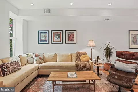 1523 D St SE, Washington, DC 20003 photo 8