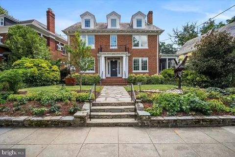 1610 Crittenden St NW, Washington, DC 20011