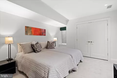 3274 P St NW, Washington, DC 20007 photo 31