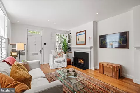 3274 P St NW, Washington, DC 20007 photo 3