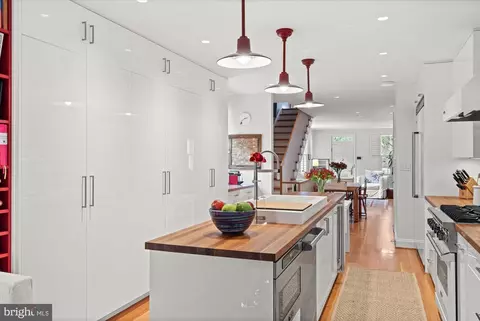 3274 P St NW, Washington, DC 20007 photo 12