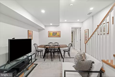3274 P St NW, Washington, DC 20007 photo 30