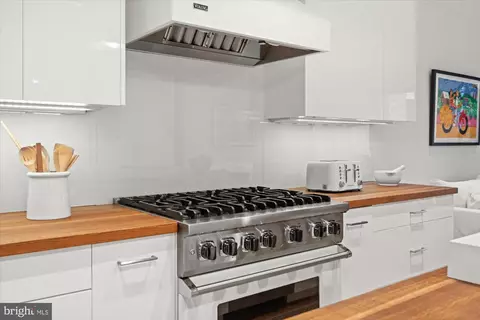 3274 P St NW, Washington, DC 20007 photo 11