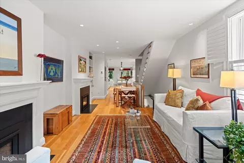 3274 P St NW, Washington, DC 20007 photo 4