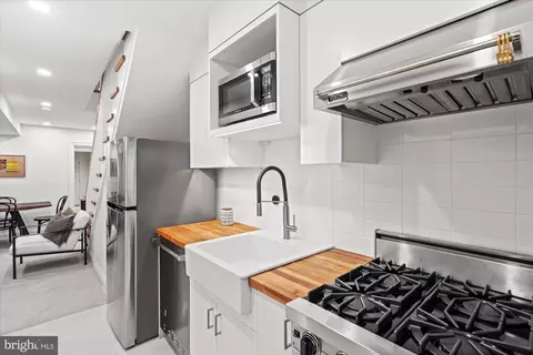 3274 P St NW, Washington, DC 20007 photo 33