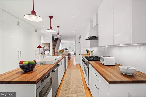 3274 P St NW, Washington, DC 20007 photo 10