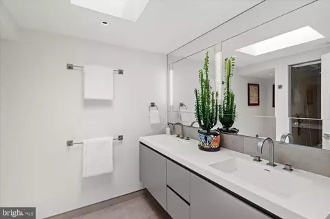 3274 P St NW, Washington, DC 20007 photo 24