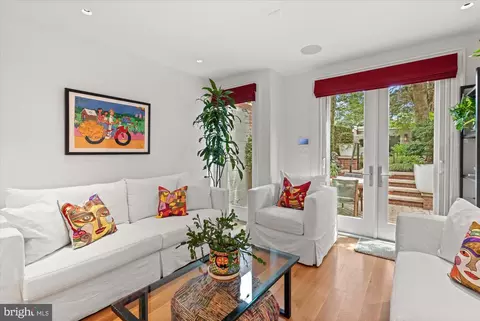 3274 P St NW, Washington, DC 20007 photo 13