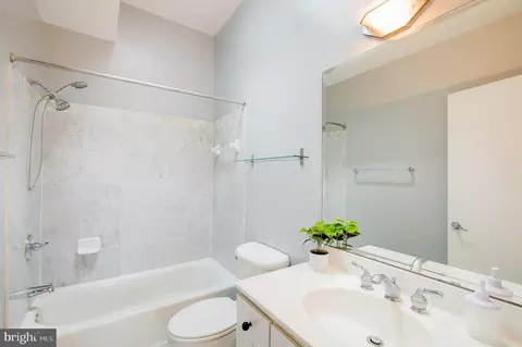 2363 Champlain St NW #20, Washington, DC 20009 photo 23