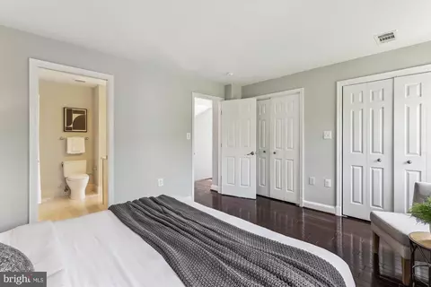 1406 Foxhall Rd NW, Washington, DC 20007 photo 13