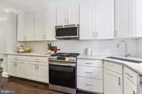 1406 Foxhall Rd NW, Washington, DC 20007 photo 11