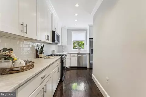 1406 Foxhall Rd NW, Washington, DC 20007 photo 10