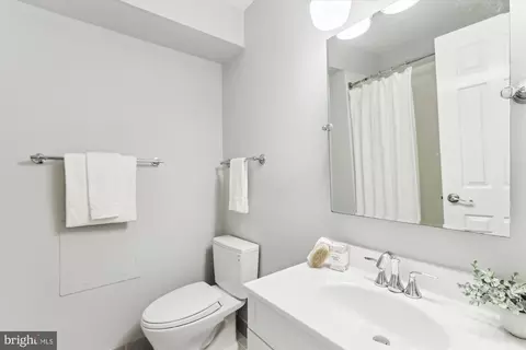1406 Foxhall Rd NW, Washington, DC 20007 photo 28