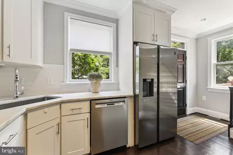 1406 Foxhall Rd NW, Washington, DC 20007 photo 9