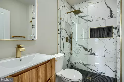 Bath - 11 Evarts St NE, Washington, DC 20002 photo 3 of 13