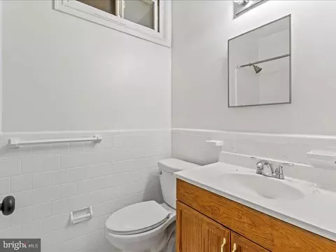 Bath - 1258 Simms Pl NE, Washington, DC 20002 photo 1 of 2
