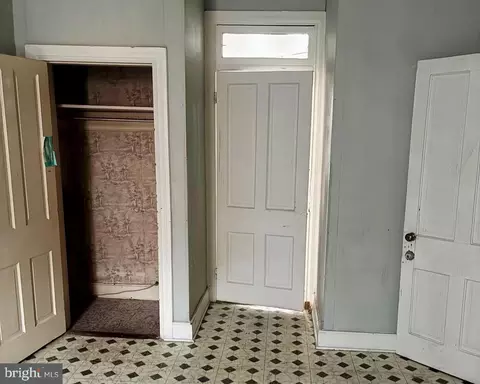 Entry Way - 214 2nd St SE, Washington, DC 20003 photo 4 of 4