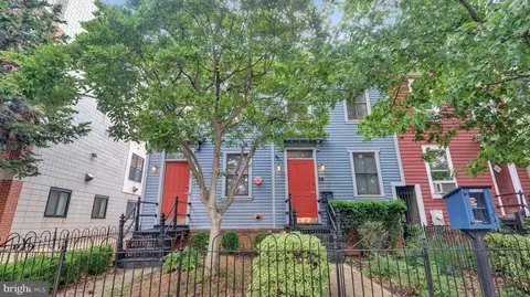 323 8th St NE, Washington, DC 20002 photo 1