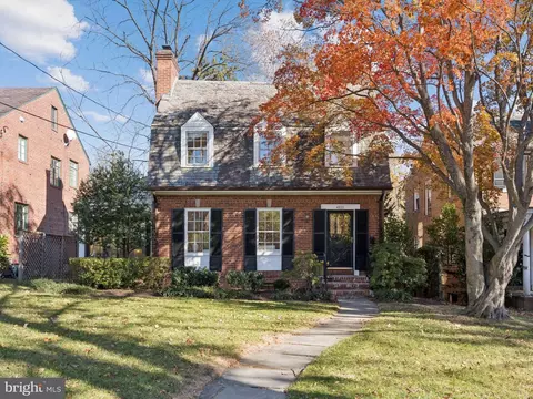 4821 45th St NW, Washington, DC 20016