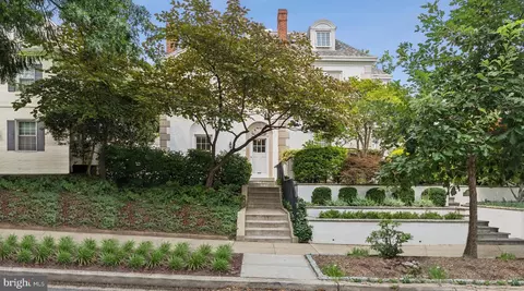 2913 Cathedral Ave NW, Washington, DC 20008