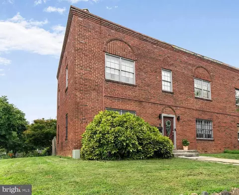 341 17th St SE, Washington, DC 20003 photo 1
